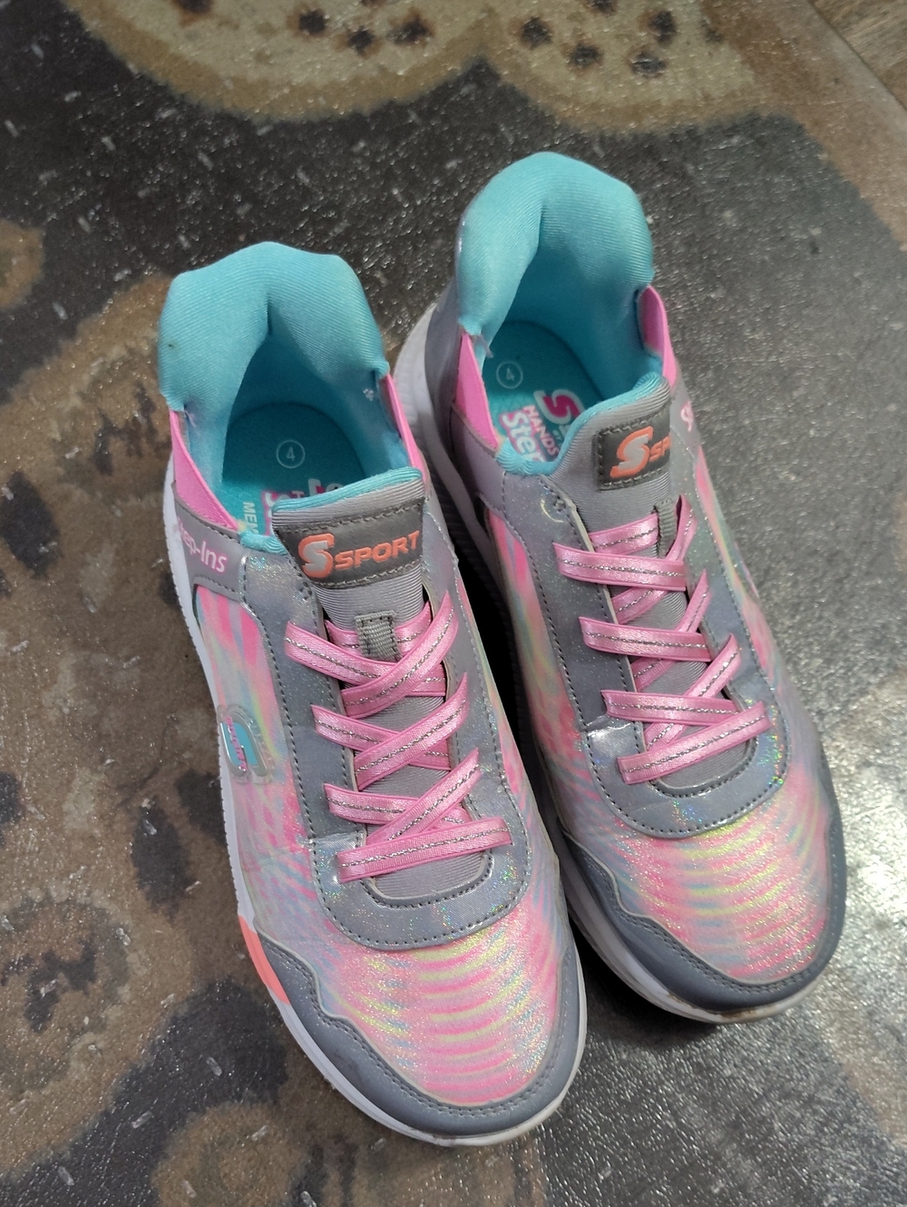 Scketchers 4 Girls' Pink & Gray Lightweight Athletic Sneakers $45